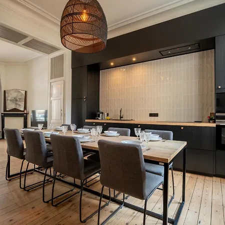 Vakantiehuis Historical And Spacious Amanda By Interhome *