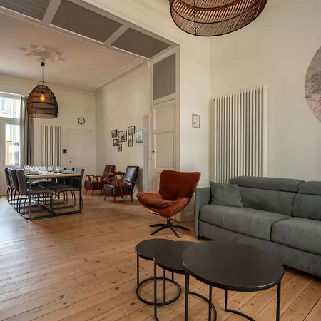 Historical And Spacious Amanda By Interhome Feriehus