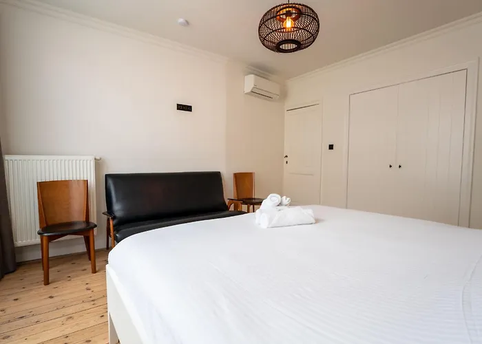 Historical And Spacious Amanda By Interhome 別荘