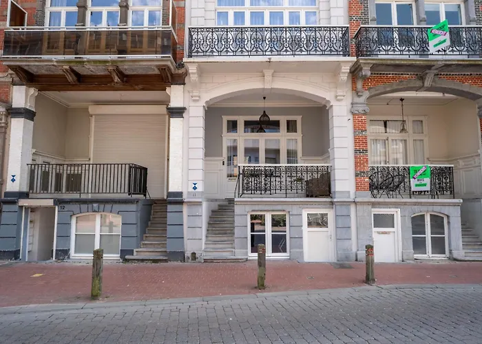 Historical And Spacious Amanda By Interhome 別荘