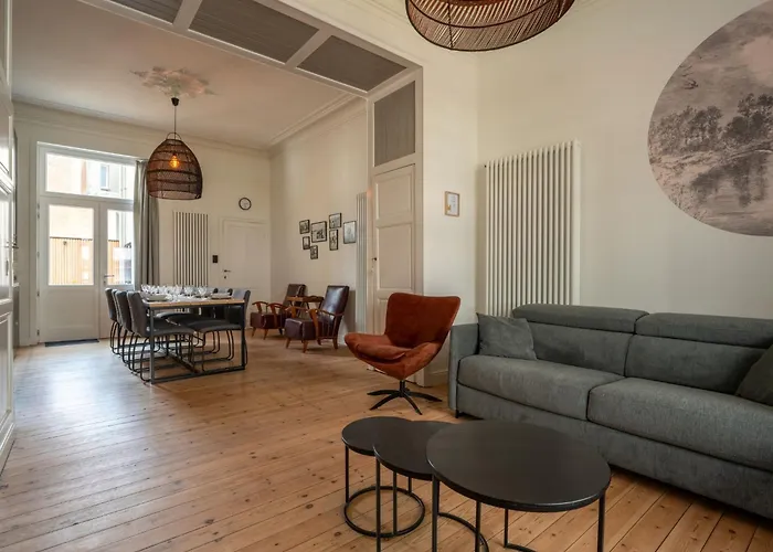 Historical And Spacious Amanda By Interhome 別荘